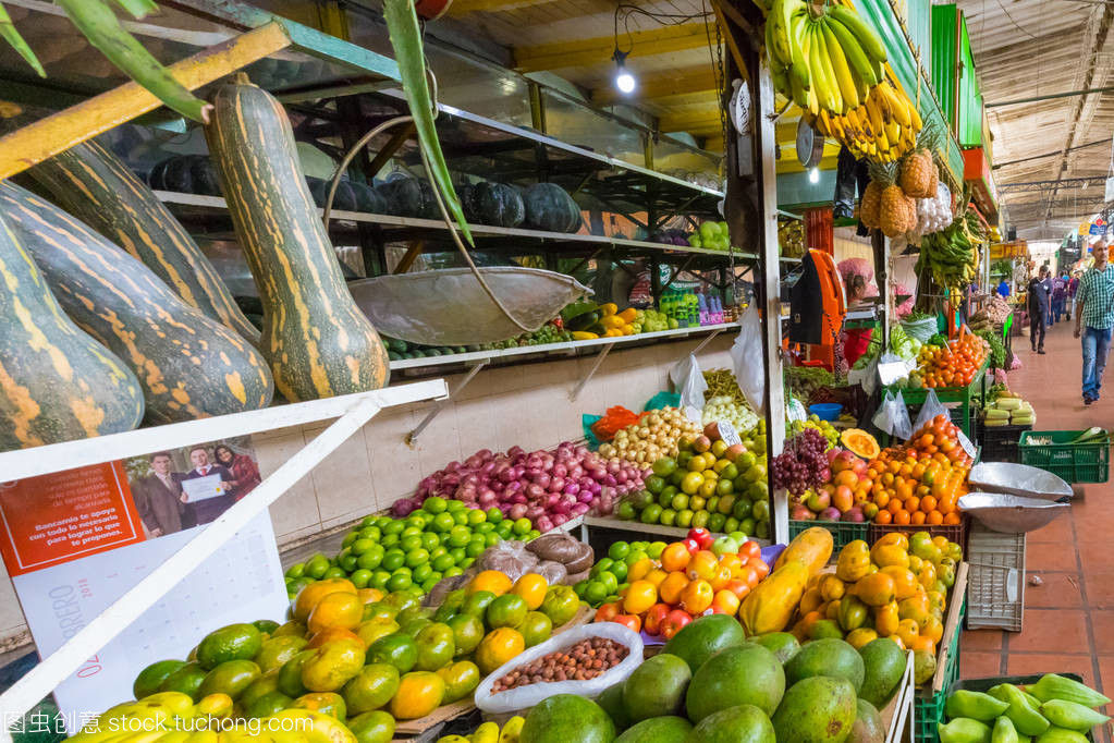 蔬菜和热带水果在麦德林哥伦比亚零售 ma